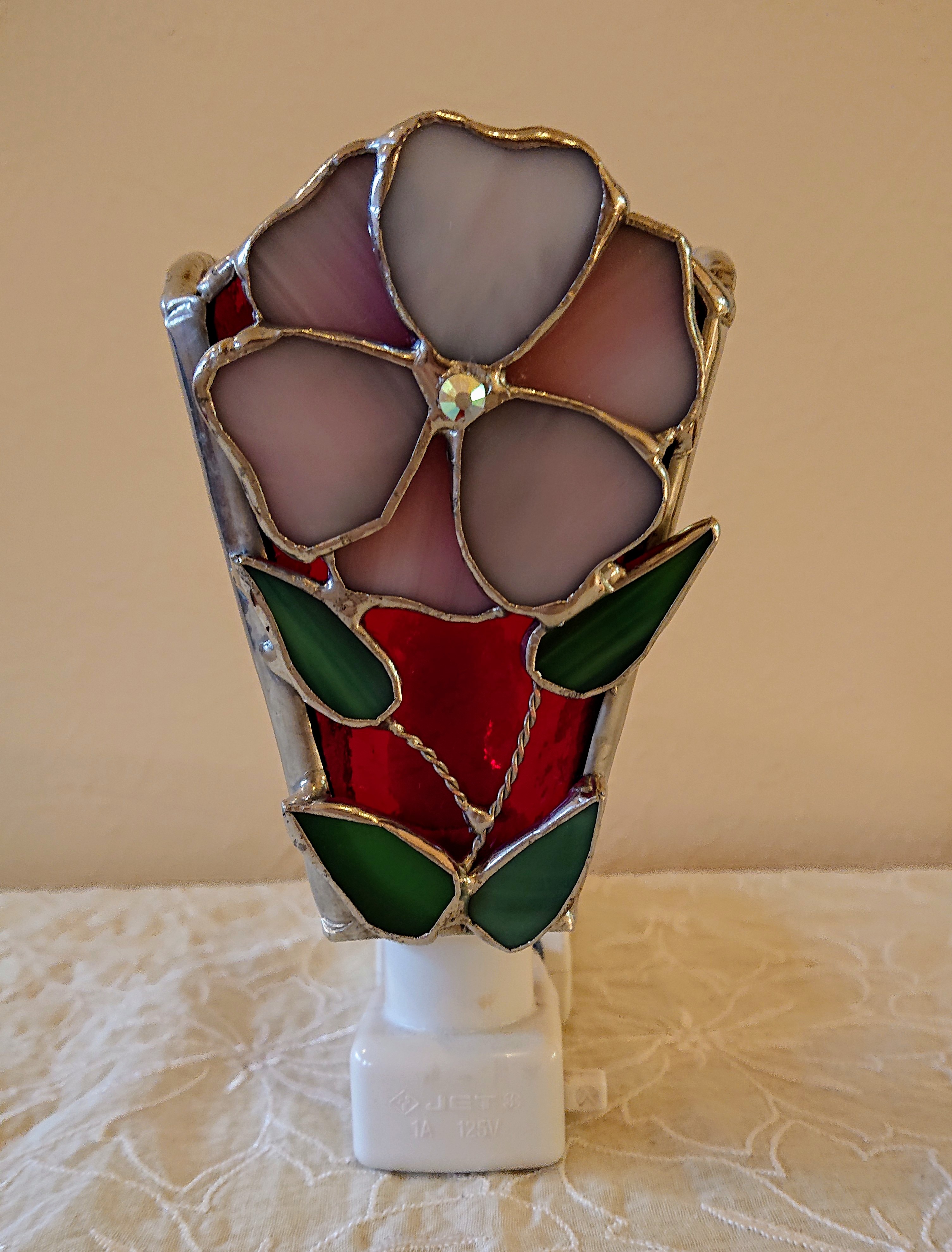 「ワイルド・ローズの足元灯」